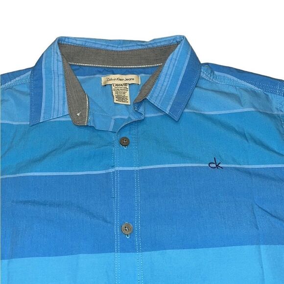 Calvin Klein Jeans Button-Up Shirt - Picture 3 of 6